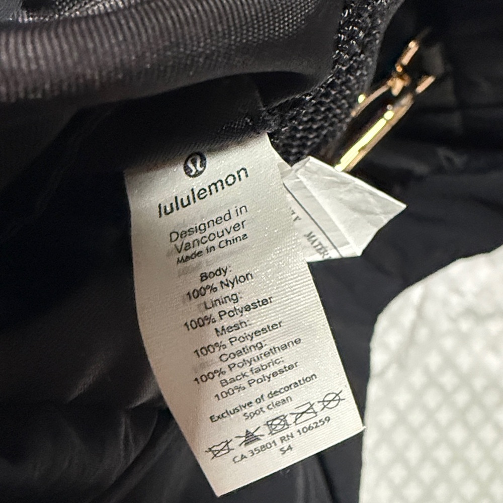 Lululemon On My Level Bag - Picture 6 of 14